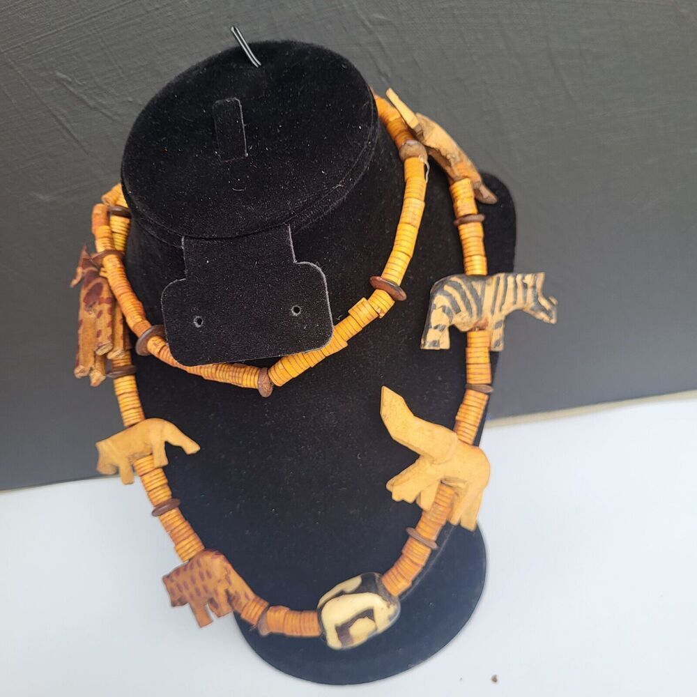 Vintage Women’s Wooden Beaded Necklace Hand Carved Animal Figures 35" - Picture 2 of 5